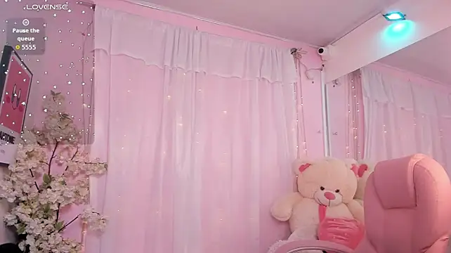 ShanelleDupont_ - 🌸2 FINGERS INSIDE MY PUSSY😈