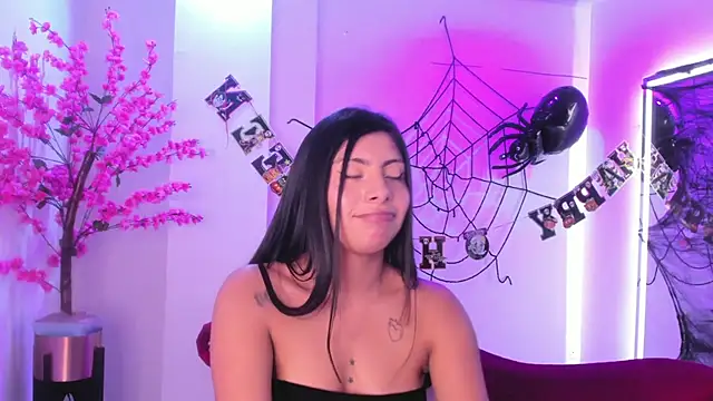 Gabriela_milani - strap on the dildo for 6 min 😏