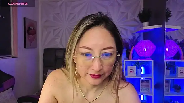 Giadda_ - fingering while naked