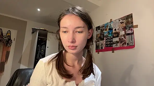 MarkettaChant - pinch my boobs under bra