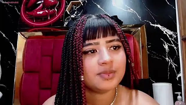 ASLY_CLOE - saliva in face