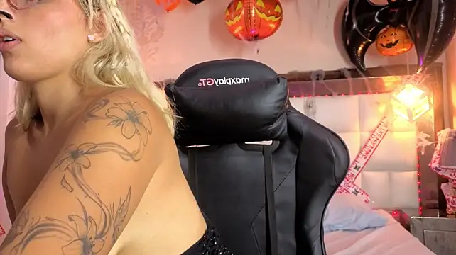 SkylerRose3 - Doggy + spread 3min🍑
