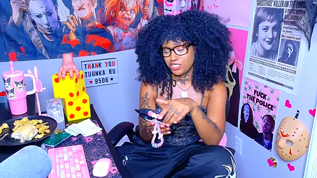 Spookiebaddie - naked! +oil 😇