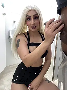 Sexycouples35 - Boob show