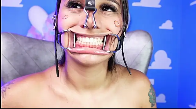 Foxy_samy - destroyed make up with sloppy saliva