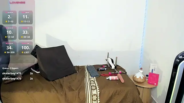 Ema_wright - ShowTits with oil and a blowjob from kne