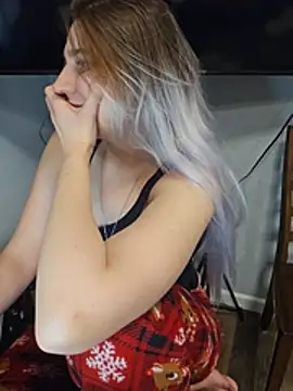 ScarletsWeb - SQUIRT highest tipper gets :gift: