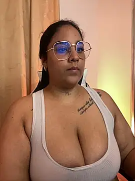 Liith - suck on my sweet tits