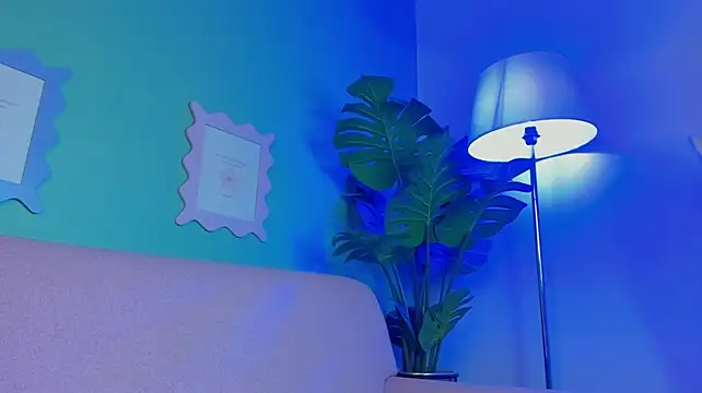 Jana_petite - only hi o ?
