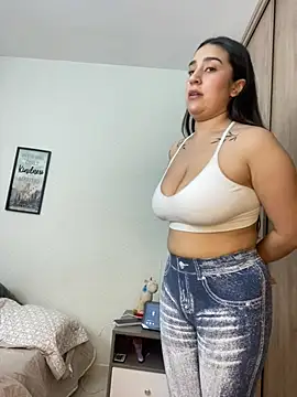 Valeria4 - suck ass in doggystyle