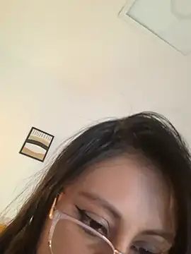 Amber_gold_ - playing with clitoris