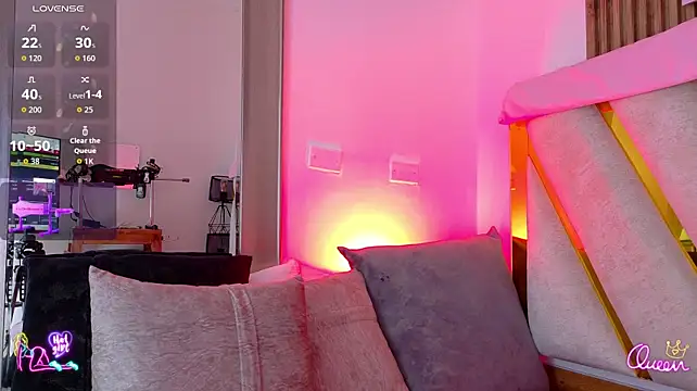 Luna_Naughty1 - messy face 😈