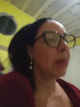 Regina475 - De 4 sentando no Dildo