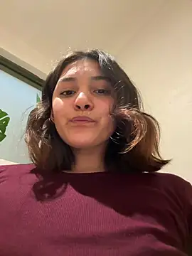 Sisylucky - Muestra el coño cerquita