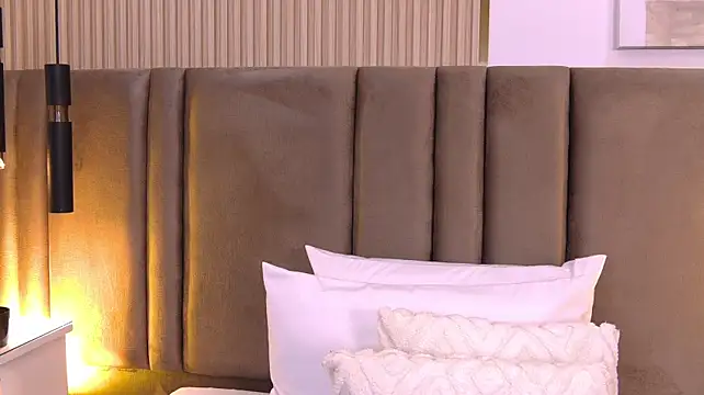 SaraLugo - SHOW ASS AND PUSSY CLOSER IN DOGGY 🥵🍑