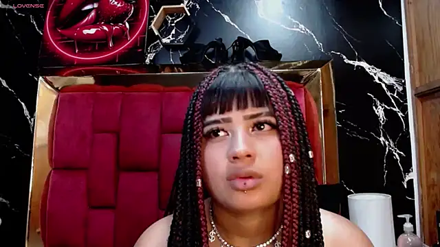 ASLY_CLOE - saliva in face