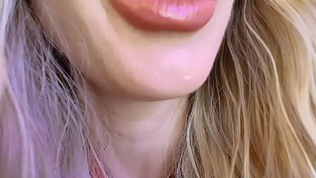 Velvet_kissx - How about some wetness?Booom 💦 😈 👄 🎇