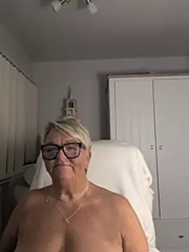 Bridget-valentine - oil tits