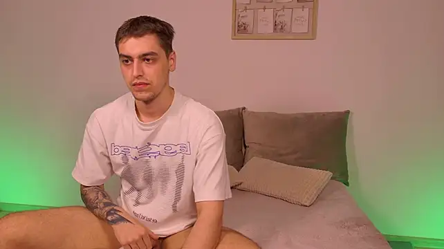 Zeskainka - Flash ass without panties