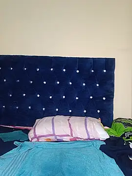 SugarTiiits - finger pussy till squirt
