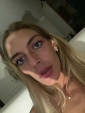 Bellalolahot - Doigtages pussy squirt fontaine
