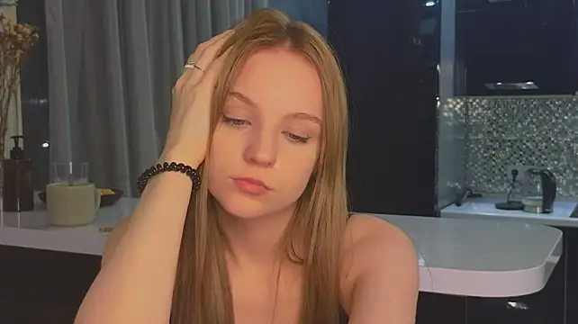 Baeyoda - juicy sucking fingers