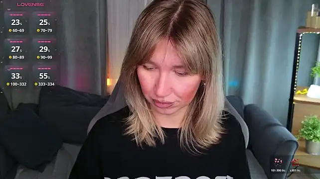 MilaBott - Ride my pillow and slap my tits