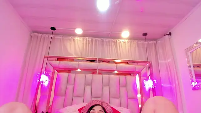 Francesca_Skuirt - TENTECLE DILDO PLAY