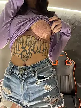 Bastet - flash tits