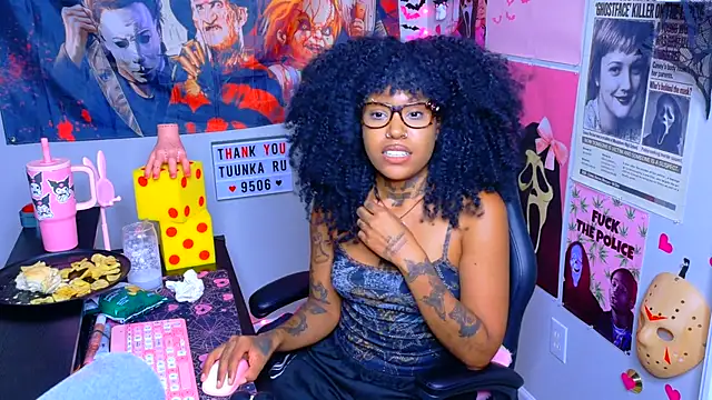 Spookiebaddie - naked! +oil 😇