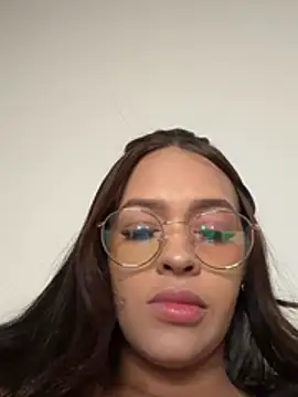Lyly_Angelll - ꧁🌸Tits out+Zom pussy😌꧂
