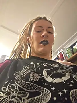 PinkTheHawk - Nipple clamps in public