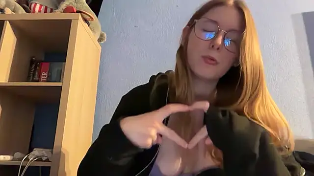 Thepretiestgirlhere