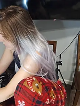 ScarletsWeb - SQUIRT highest tipper gets :gift: