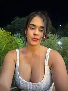 BellaLeclair_ - Touch my boobs