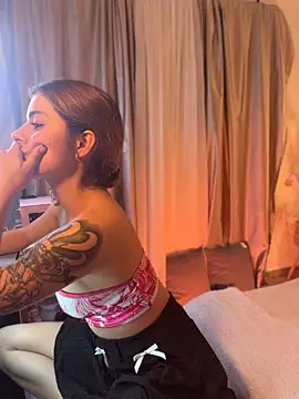 Annieesweett - cover tits with oil
