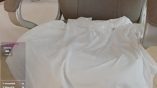 Sophia_hadid - public squirting, dildo