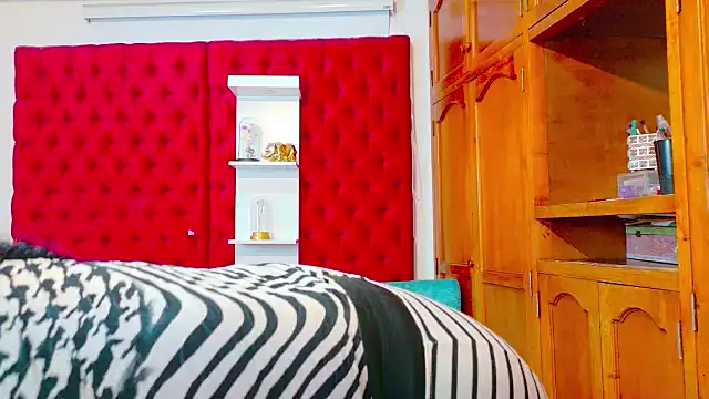 Larafoxter - ride and fuck mi ass machine same time