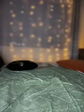 ScarletMuseX - Dildo fuck upclose
