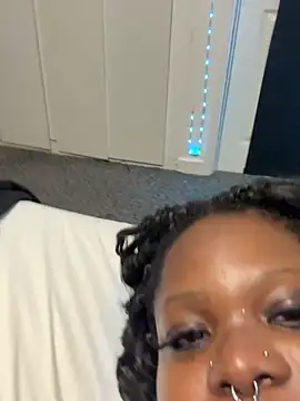 Nylabbyugh - rub pussy