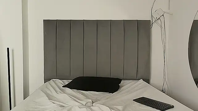 ChloeWoods7 - RUB MY CLIT SO HARD & SQUIRT ON YOU
