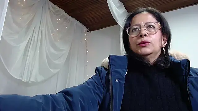 Christy_ant - LICK DILDO