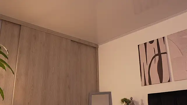 Izzyvega__ - Suck my fingers🔥😈