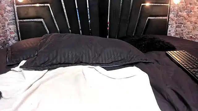ShyElenaX - POV clit out!