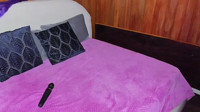 Lucy_art - Spank my ass X 6 PLEASE 🍑👋