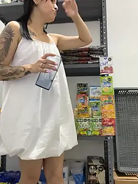 Victoria_Rosess - gingering down my dress