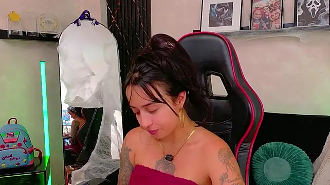 EmmyEvans1 - I always love to see you ❤️