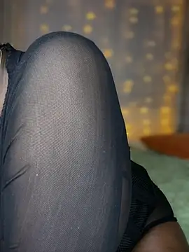 ScarletMuseX - Dildo fuck upclose