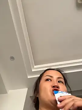 Amy1688 - 脱内裤直播一分钟