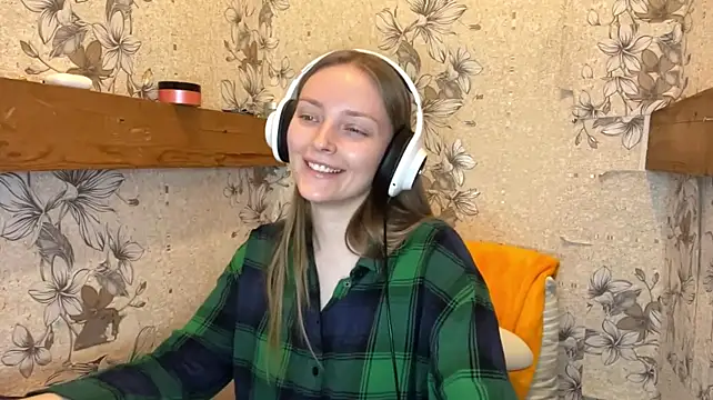 EmyMiu - show cute tongle